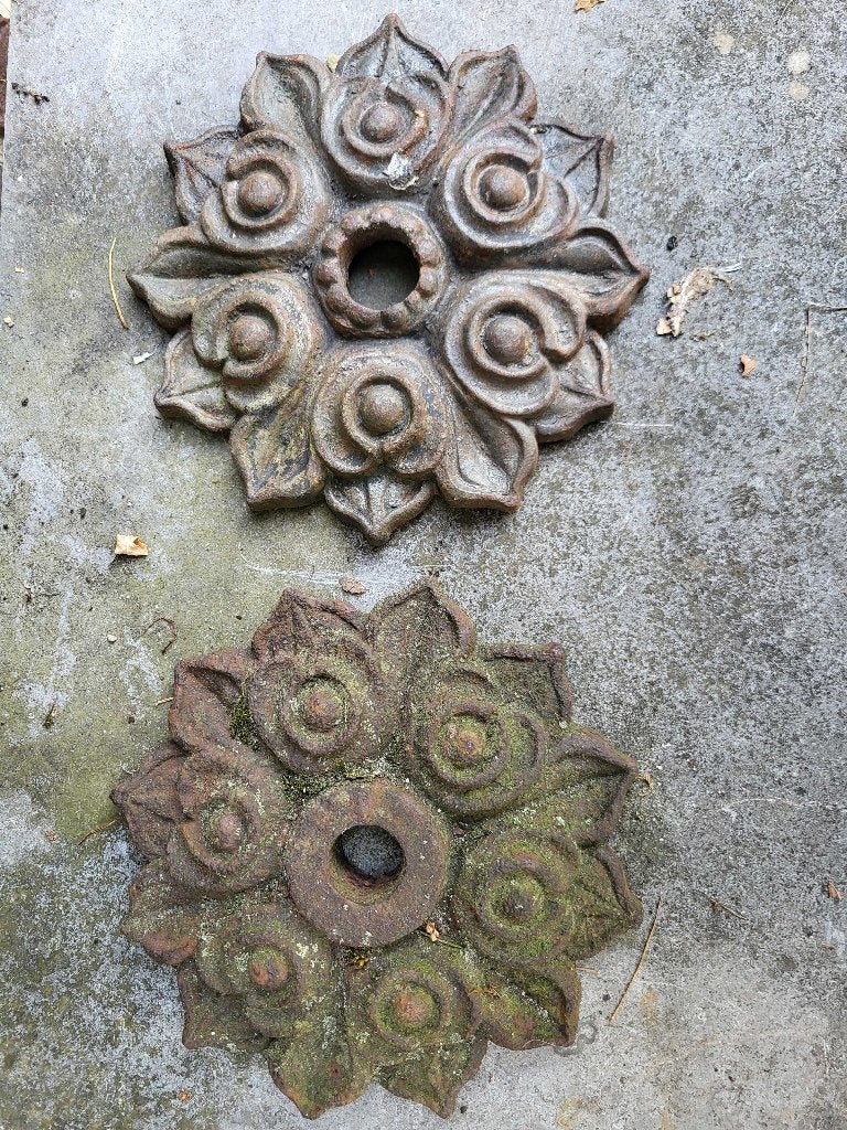 SET van 2x Muuranker Ankerrozet Gietijzer Bloemmotief, Ophalen of Verzenden