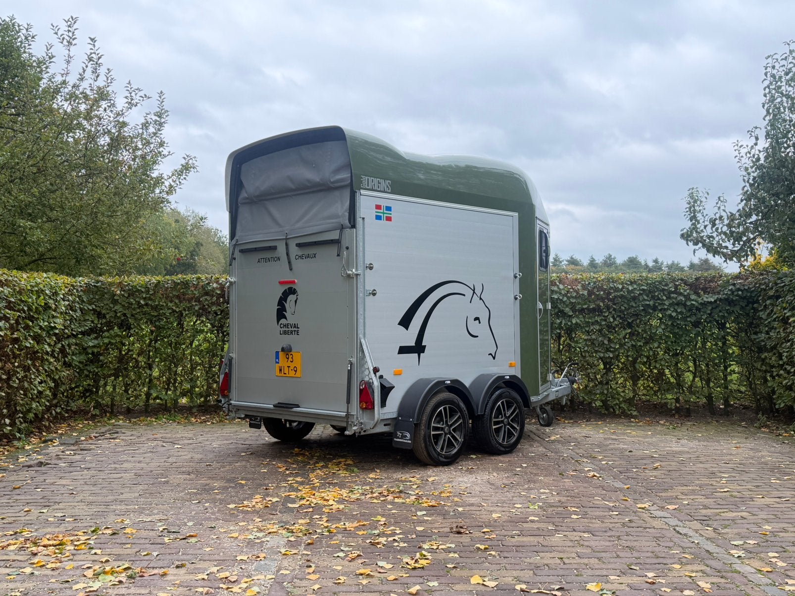 Prachtige 2 paards cheval liberte vol aluminium zadelkamer, Ophalen, Aluminium, Zo goed als nieuw, 2-paards trailer