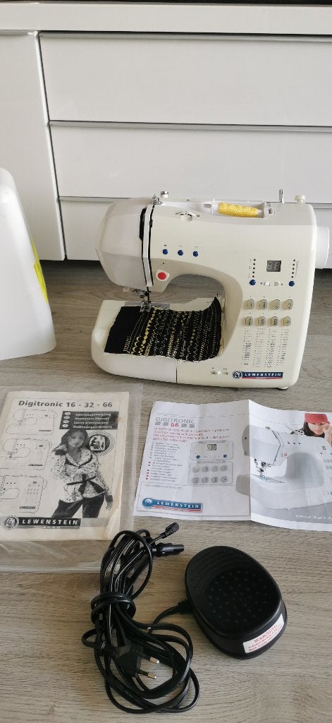 Naaimachine LEWENSTEIN Digitronic 66, Hobby en Vrije tijd, Naaimachines en Toebehoren, Ophalen of Verzenden, Zo goed als nieuw