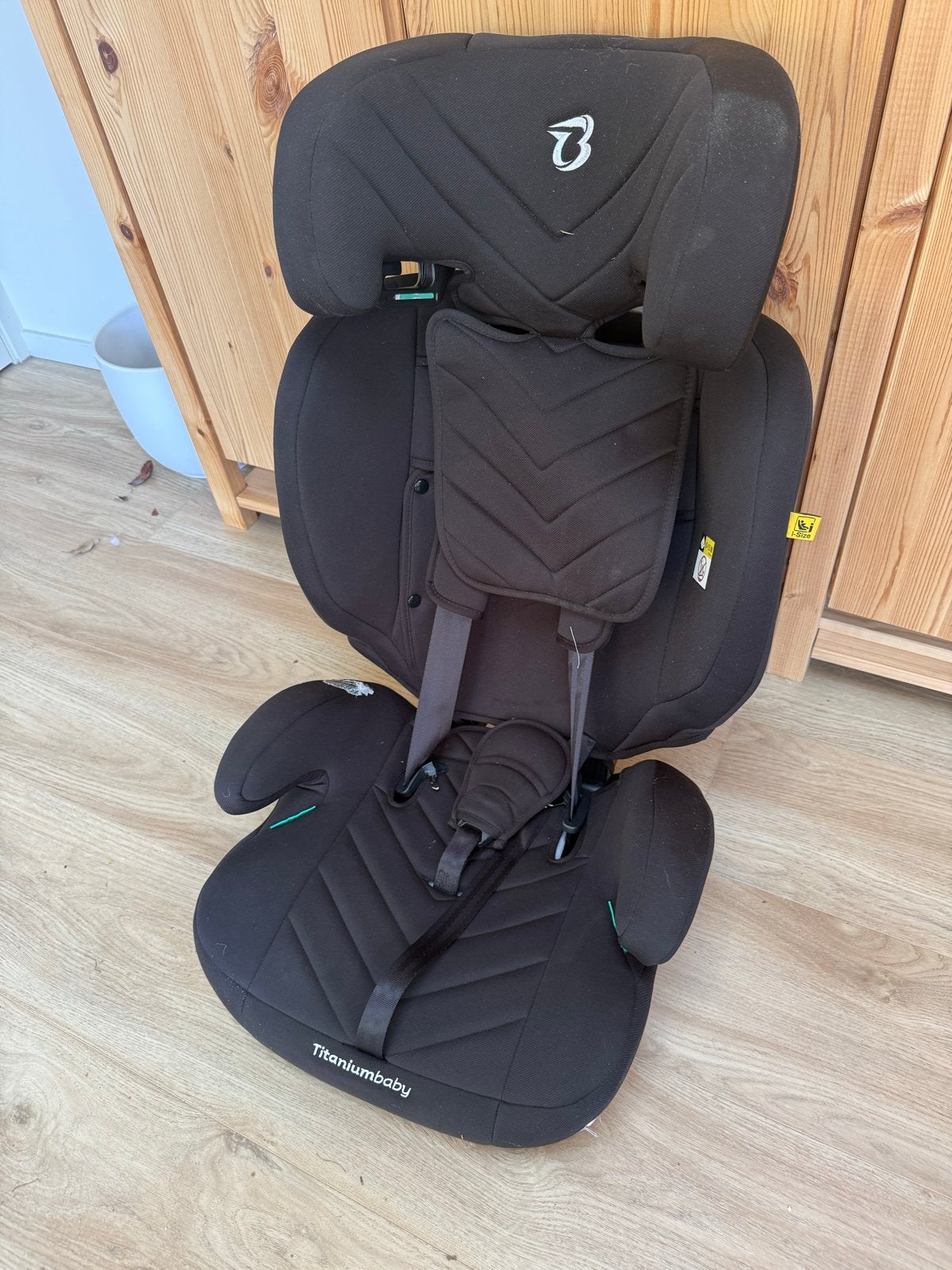 Titaniumbaby Lunar i-Size autostoel 76-150 cm - Zwart, 15 t/m 36 kg, Verstelbare rugleuning, Ophalen, Overige merken