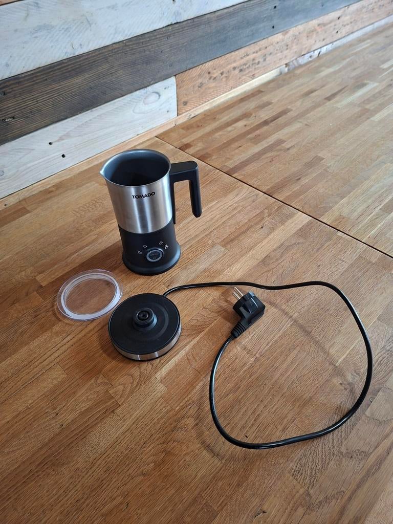 Tomado melkopschuimer - Zo goed als nieuw, Witgoed en Apparatuur, Melkopschuimers, Ophalen of Verzenden, Zo goed als nieuw, Elektrische melkopschuimer