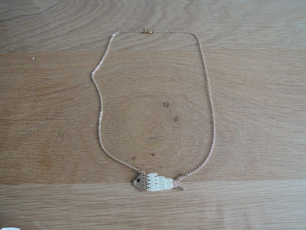 Leuke collier / ketting in de vorm van een vis, Ophalen of Verzenden, Zo goed als nieuw, Goud, Overige materialen