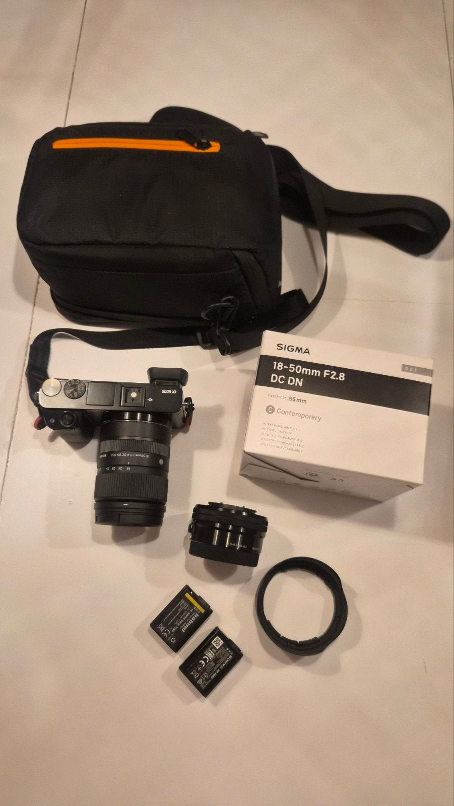Sony A6000 + kitlens en Sigma 18-50 mm F2.8, Audio, Tv en Foto, Ophalen of Verzenden, Zo goed als nieuw, 4 t/m 7 keer, Sony