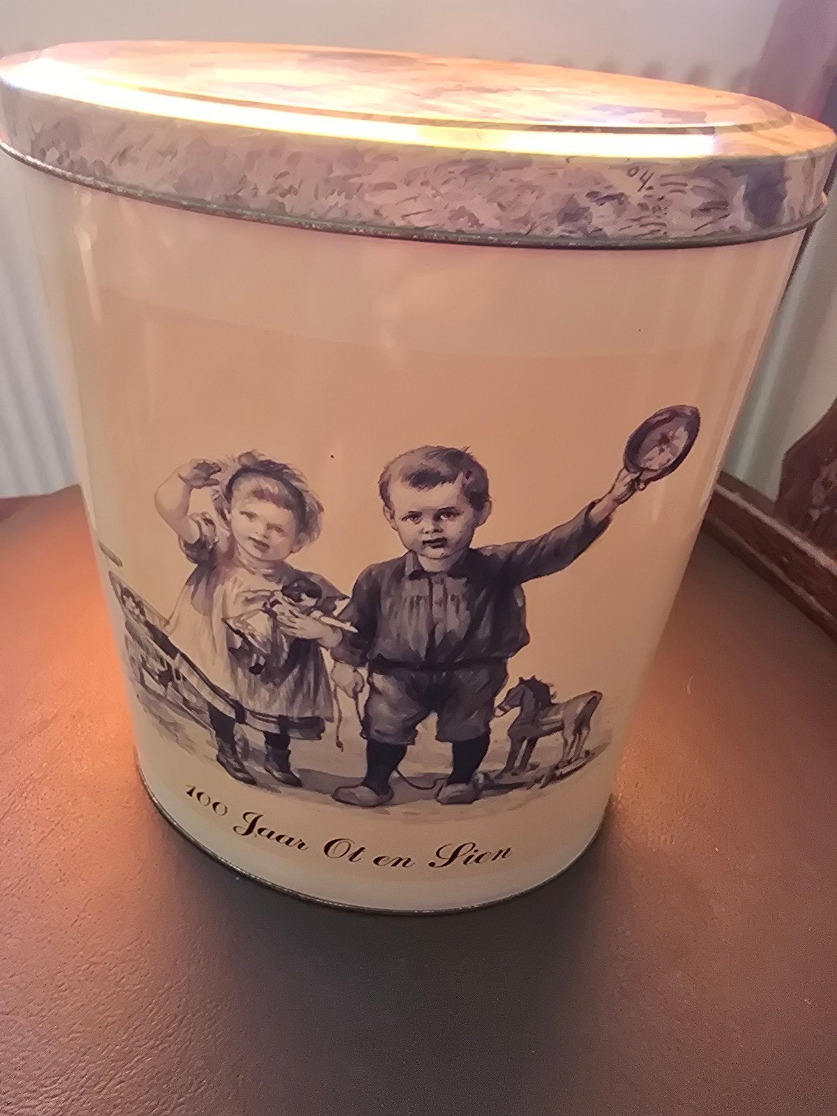 Oud vintage koekblik C. Jetses – nostalgische kinderillustr., Ophalen of Verzenden, Gebruikt, Koek(jes)