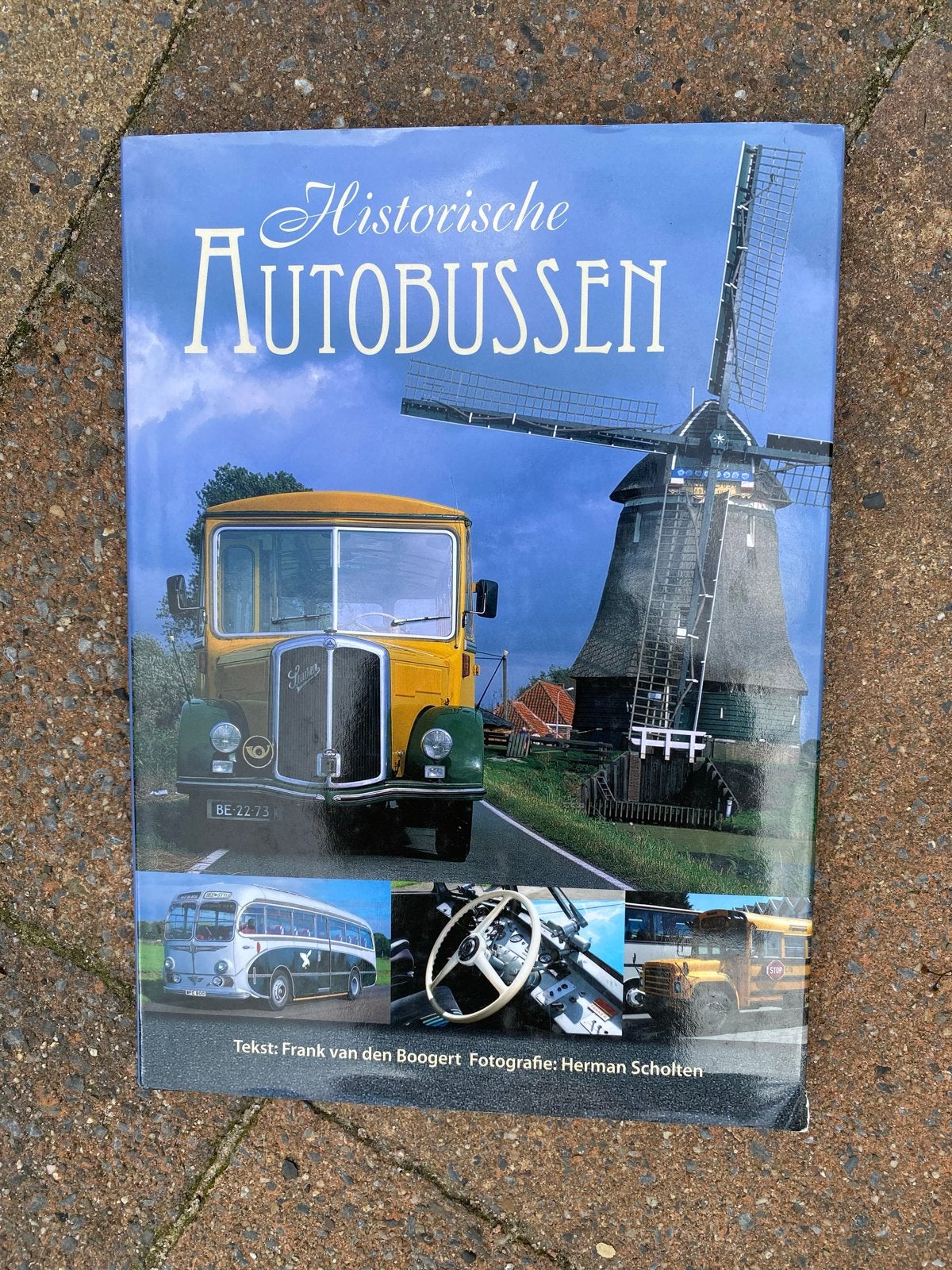 Historische Autobussen - Boek over klassieke bussen, Ophalen of Verzenden, Zo goed als nieuw, Algemeen
