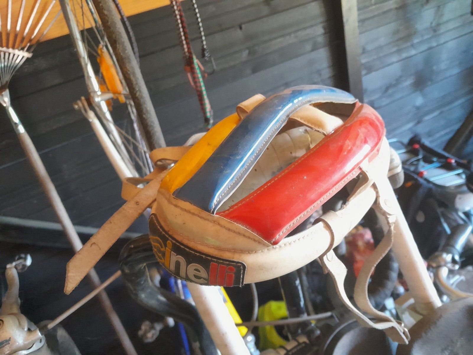 Fietshelm jaren 80, Fietsen en Brommers, Fietsaccessoires | Fietshelmen, Ophalen of Verzenden
