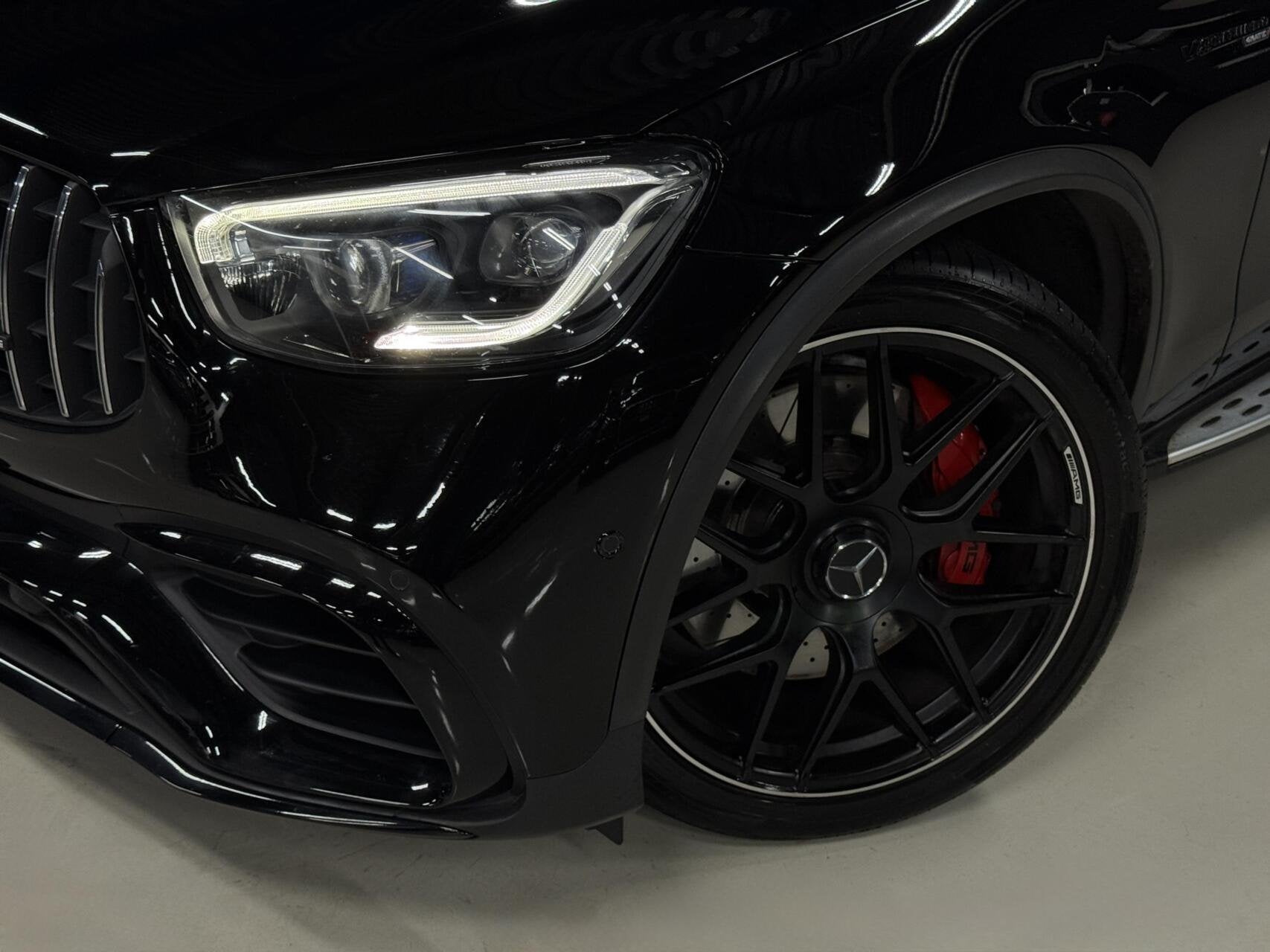 Mercedes GLC 63S AMG 4MATIC+|Schaal|Dealer|Burmester|360|ACC, Auto's, Automaat, Dealer onderhouden, Gebruikt, 510 pk