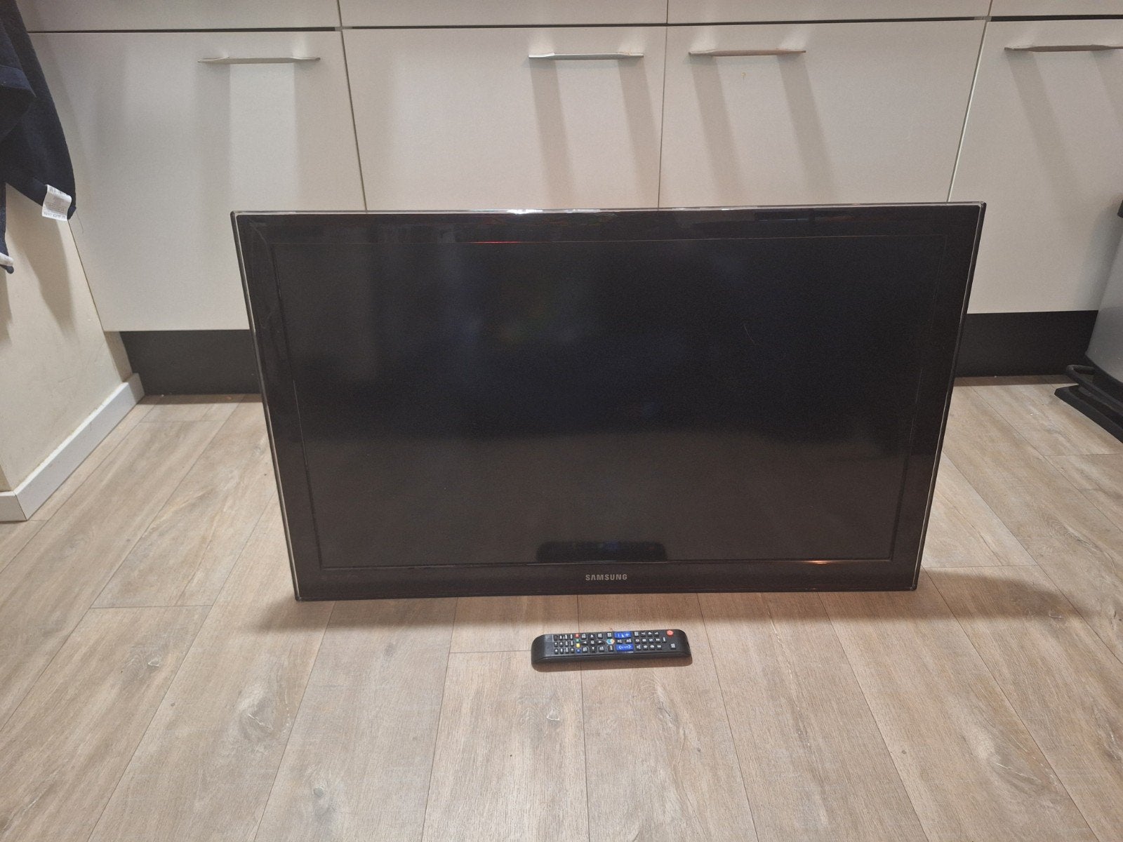 Samsung TV 40" werkend, Ophalen, 50 Hz, LCD, Zo goed als nieuw