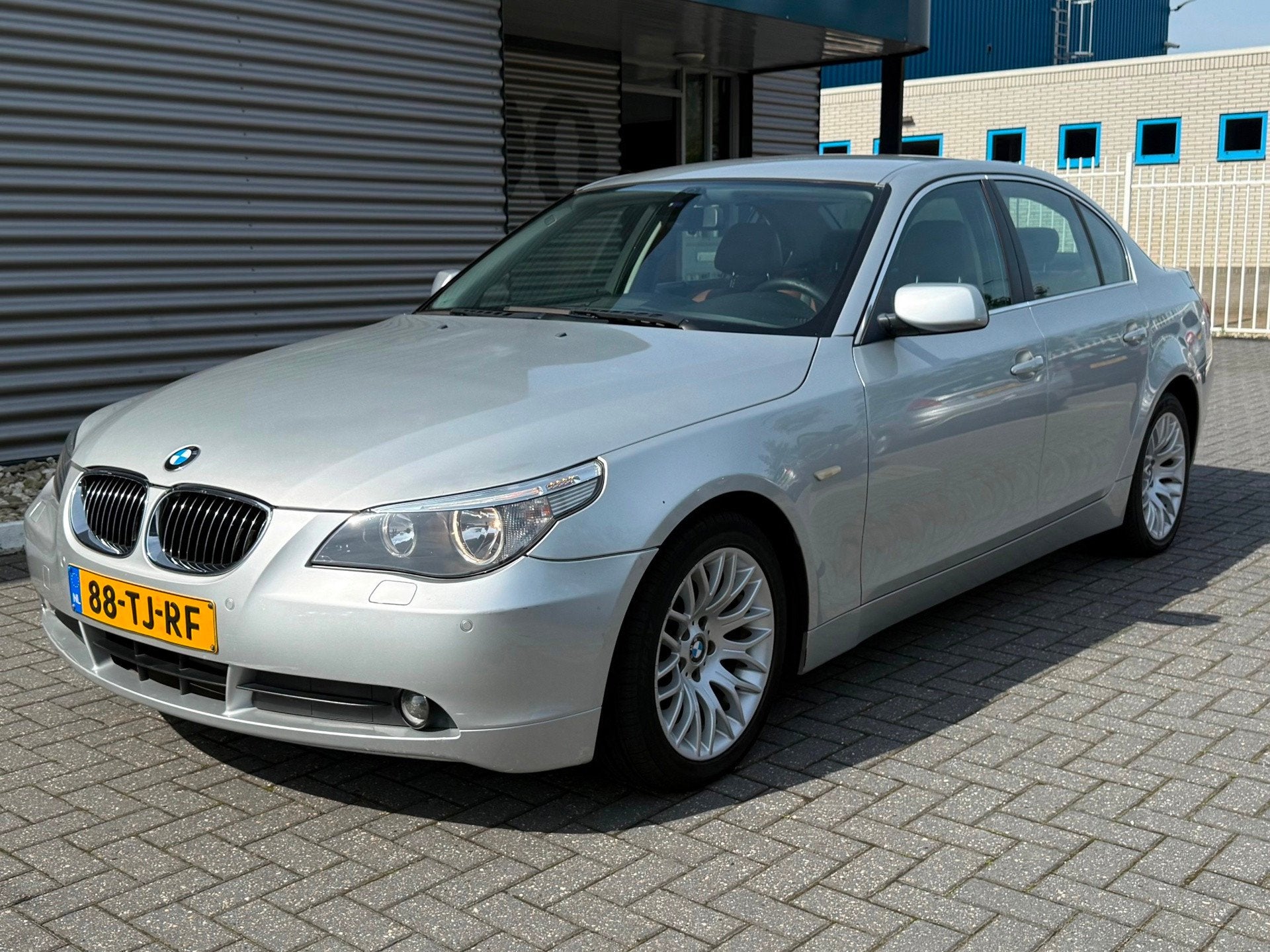 BMW 5-serie 523i Executive, Automaat, Achterwielaandrijving, 2497 cc, 1465 kg