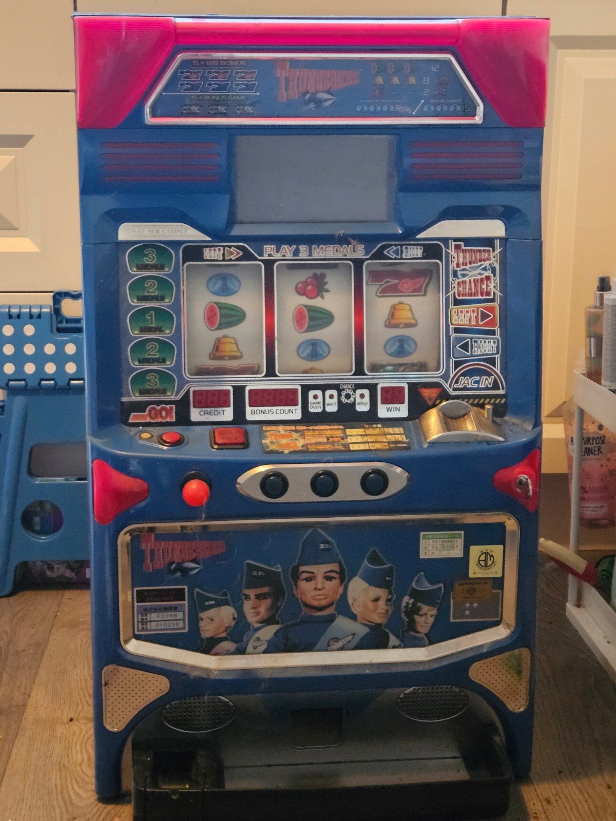 Thunderbirds Pachislo gokkast, Overige munten, Ophalen, Gebruikt, Met sleutels