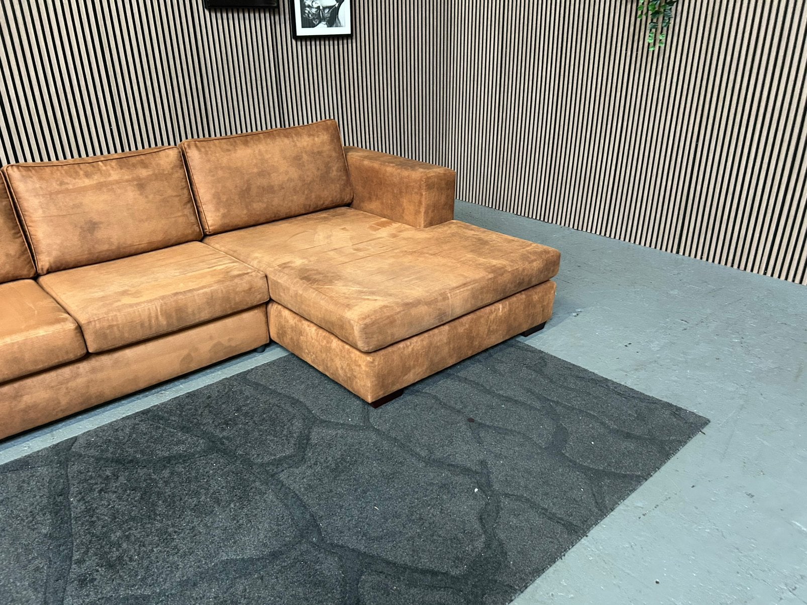 GRATIS LEVERING COGNAC LOUNGEBANK 300X170 GEREINIGD, Hoekbank, 300 cm of meer, Ophalen of Verzenden, Zo goed als nieuw