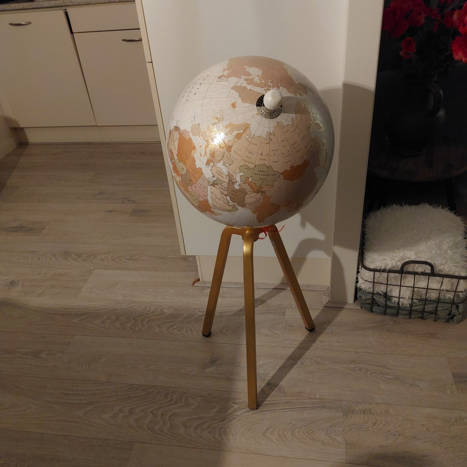 J-Line Wereldbol op Gouden Standaard - Nieuw !!, Ophalen, Kunststof, Draaibaar, Nieuw