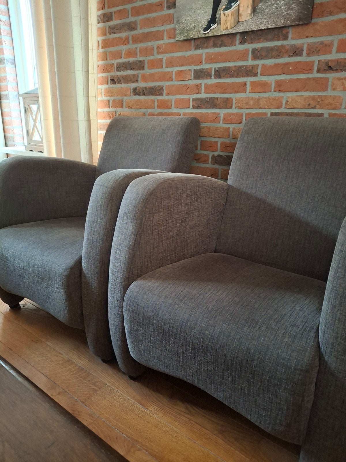 Twee comfortabele grijze fauteuils, Ophalen, Gebruikt, Modern comfort, 75 tot 100 cm