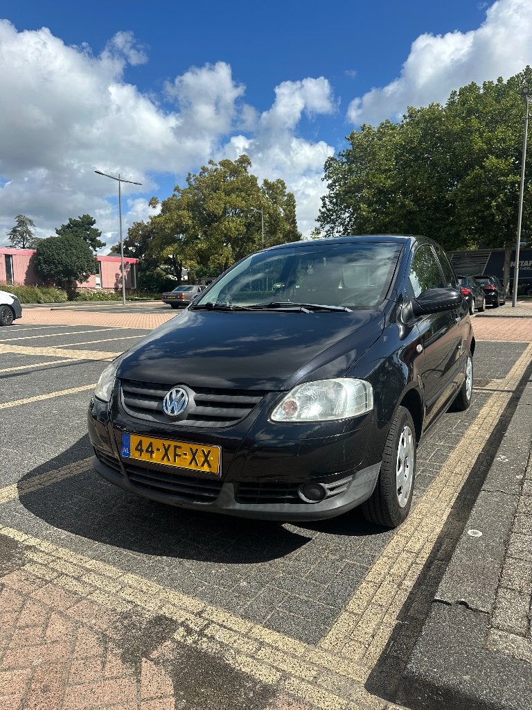 Opkoper gezocht! Volkswagen Fox 1.2 40KW 2007 Zwart, Auto's, Voorwielaandrijving, Stof, 4 stoelen, 1198 cc