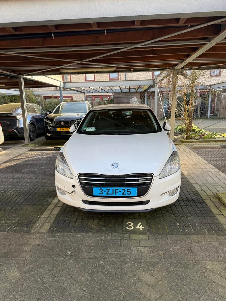 Peugeot 508 2.0 HDI 120KW Hybrid4 AUT 2014 Wit, Auto's, Peugeot, Automaat, 775 kg, Origineel Nederlands, Vierwielaandrijving
