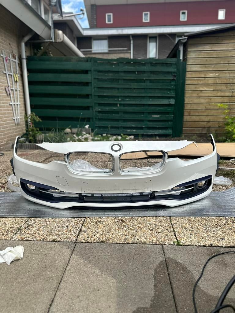 Orginele voorbumper Bmw f30, Ophalen, Gebruikt, Voor, Bumper