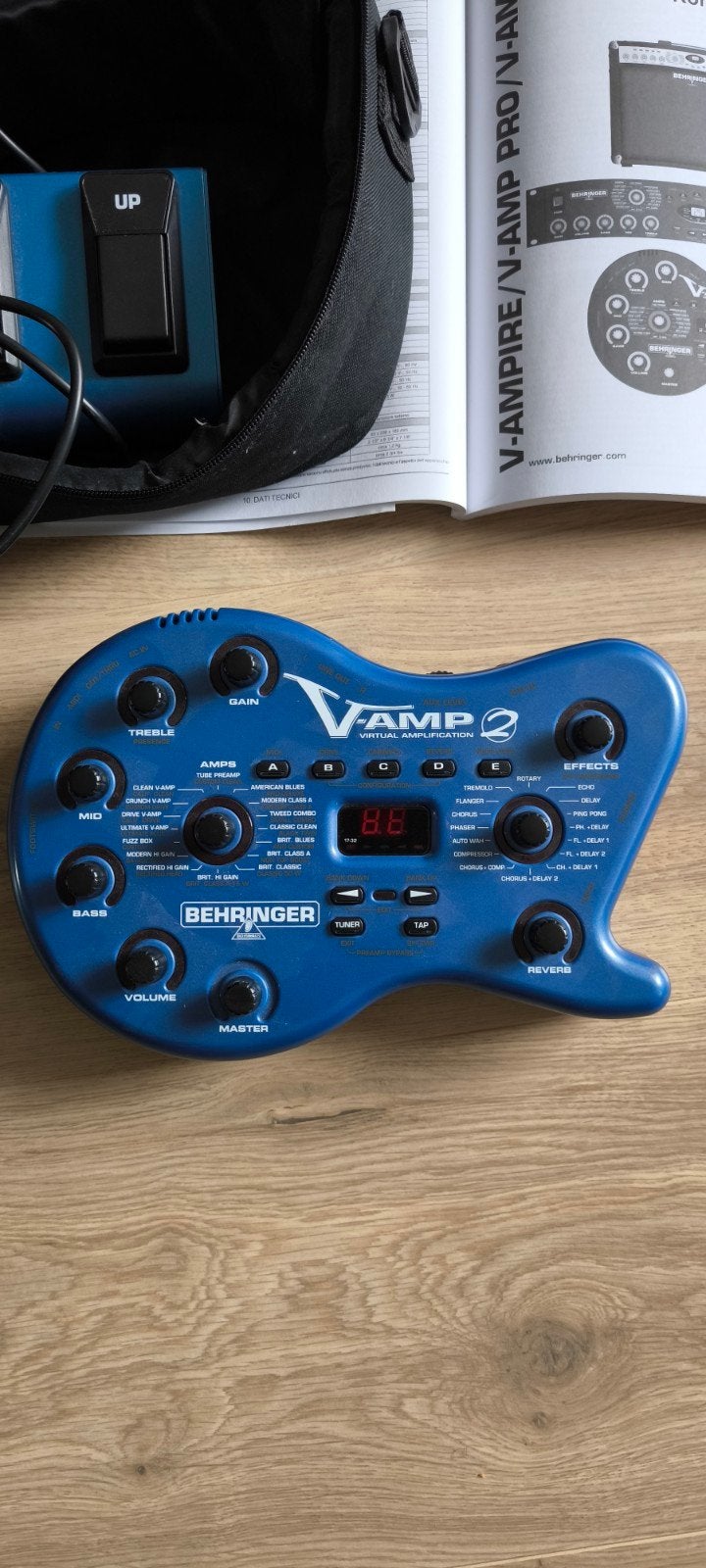 Behringer V-amp v2 gitaar multi-effect processor, Muziek en Instrumenten, Effecten, Ophalen of Verzenden, Gebruikt, Multi-effect