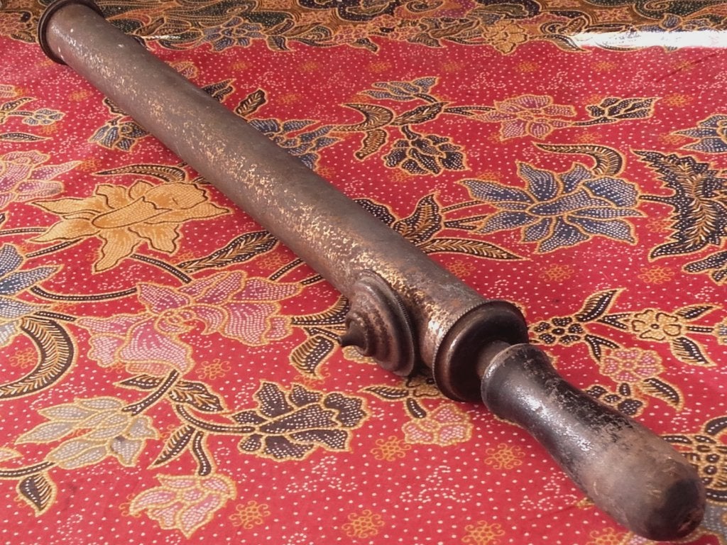 Oude Engelse spuit met sproeikop van koper en hout 58 cm., Ophalen of Verzenden
