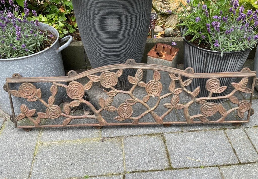 Gietijzeren ornament / achterkant oude bank, Ophalen