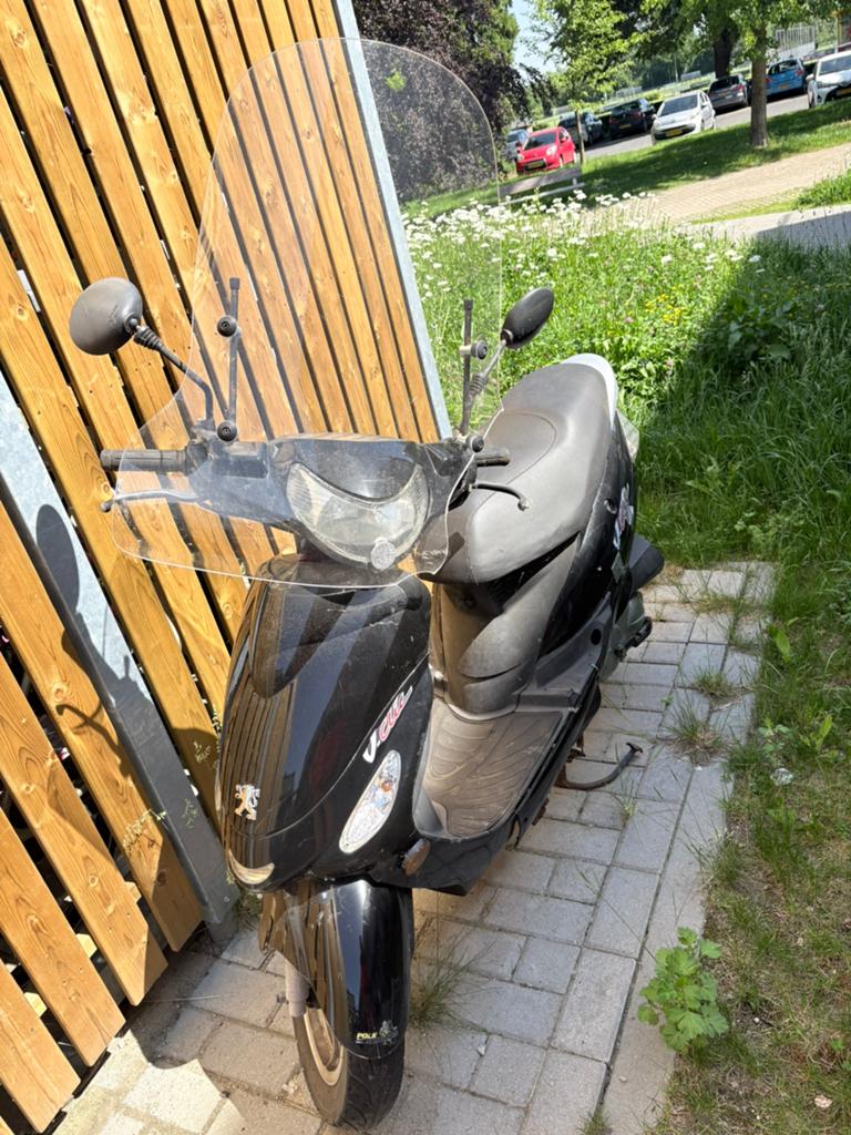 Peugeot v-clic blauwkenteken opknapper, Ophalen, Zo goed als nieuw, Benzine, Peugeot