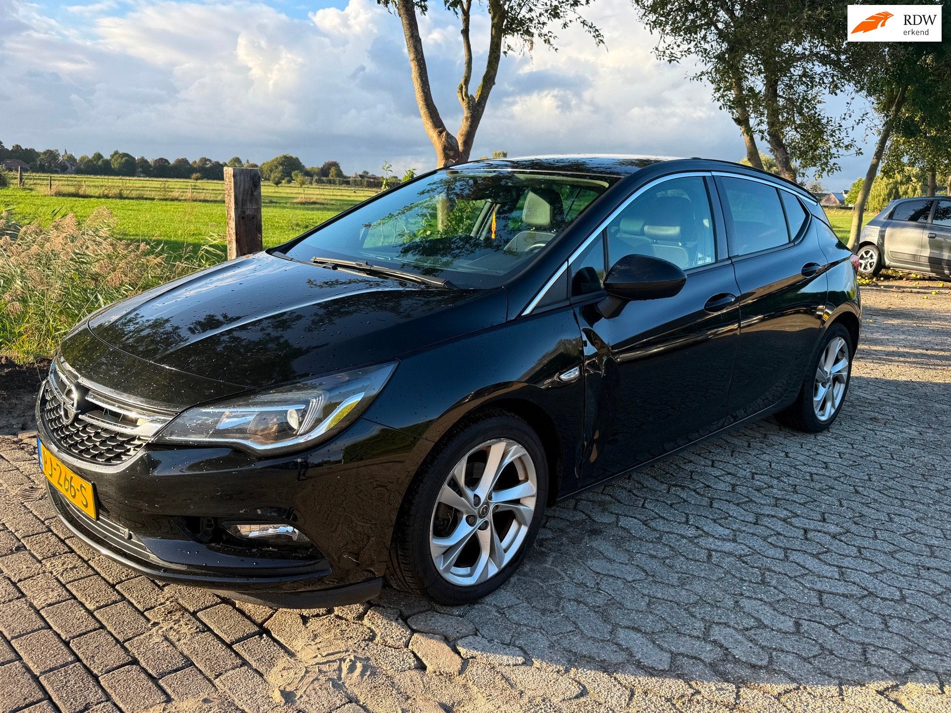 Opel Astra 1.6 CDTI Innovation 3.900,- EX-Bpm, Auto's, Opel, Voorwielaandrijving, Stof, Gebruikt, 4 cilinders
