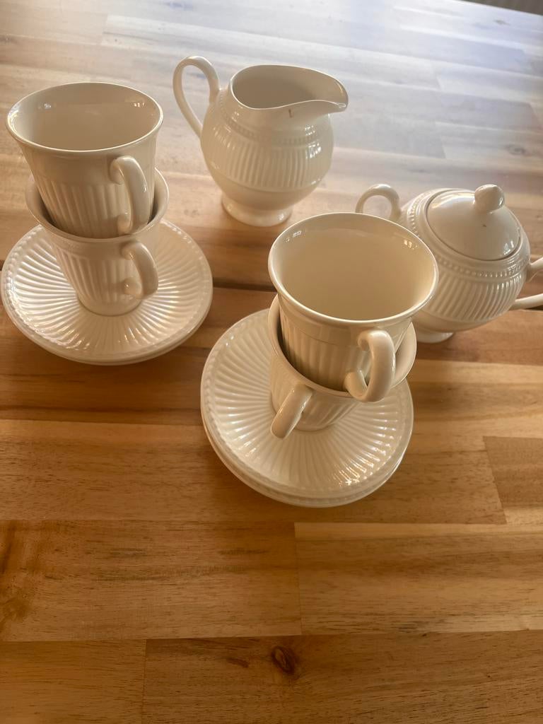 Wedgwood  Edme kopjes met Melkkan en Suikerpot, Ophalen