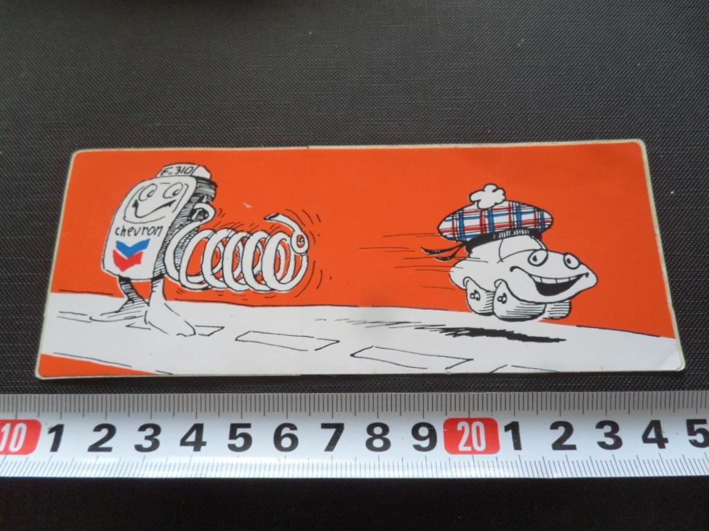 sticker chevron F-310 strip benzinepomp geeft auto zetje, Verzamelen, Ophalen, Zo goed als nieuw