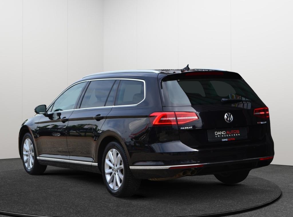 Volkswagen Passat Variant 1.8 TSI DSG Highline LED/Camera/Dy, Automaat, 4 cilinders, 1505 kg, Zwart