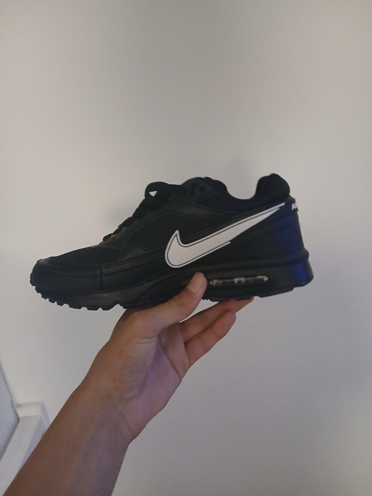 Nike Air Max sneakers - Zwart met wit logo, Zwart, Nike, Nieuw, Ophalen of Verzenden