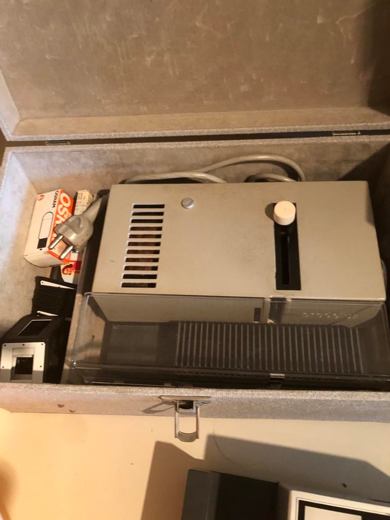 Dia projectors en opbergdozen met slees, Audio, Tv en Foto, Diaprojectors, Ophalen, Gebruikt