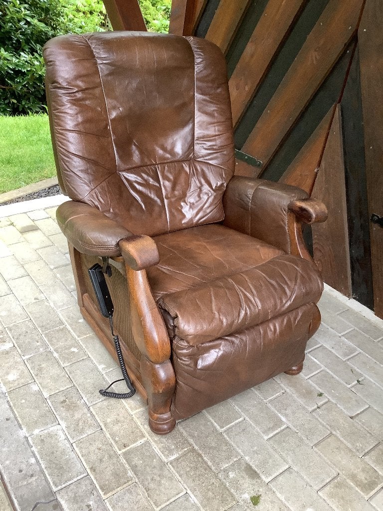 Leren fauteuil elektrisch, Ophalen, Gebruikt, 75 tot 100 cm, Leer