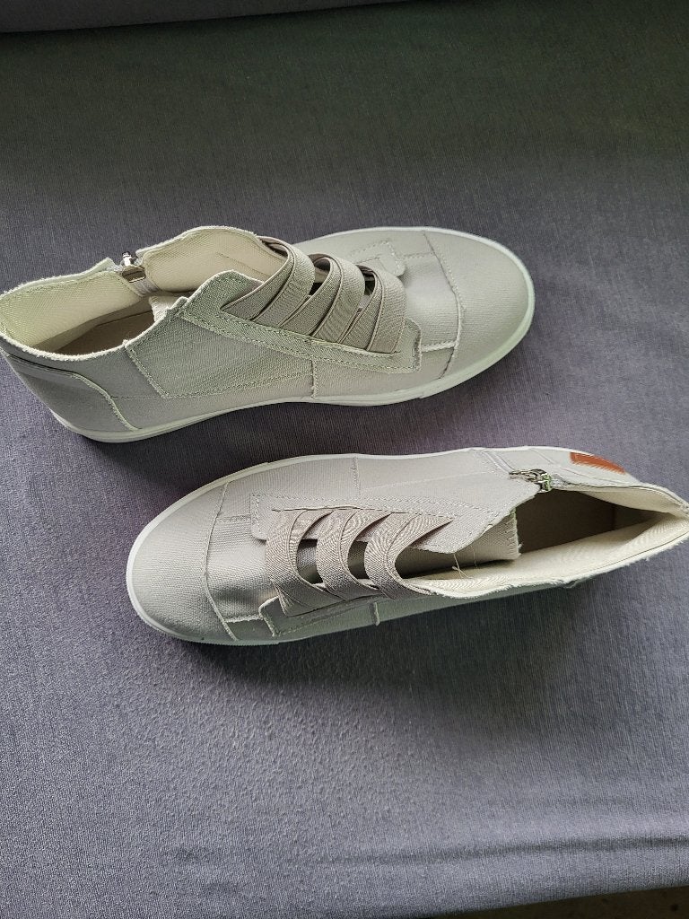 Nieuwe canvas schoenen, Nieuw, Ophalen of Verzenden, Sneakers of Gympen, Grijs