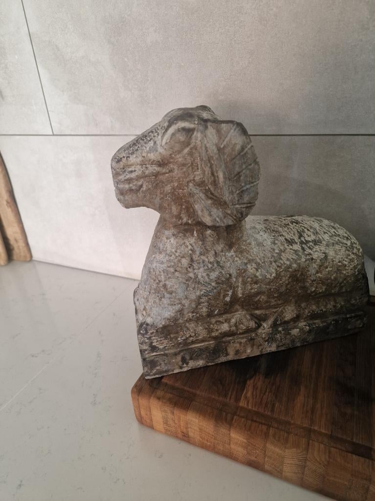 Decoratief stenen beeld van een schaap - 30x30x10 cm, Tuin en Terras, Ophalen, Gebruikt, Steen, Dierenbeeld