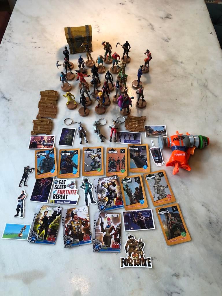 Grote collectie Fortnite poppetjes, kaarten en accessoires, Ophalen of Verzenden, Gebruikt