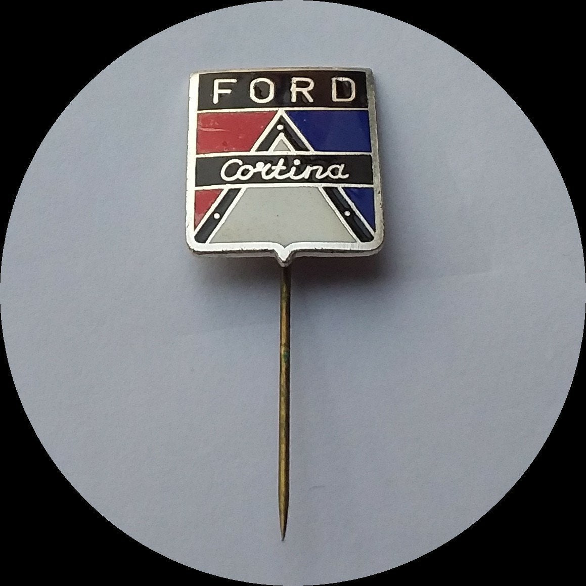 Oud FORD CORTINA speldje, geëmailleerd, Verzamelen, Speldjes, Pins en Buttons, Ophalen of Verzenden, Zo goed als nieuw, Transport