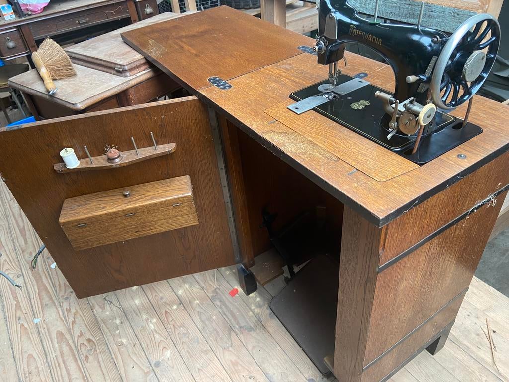 Verzameling oude en antieke naaimachines totaal 14 stuks, Ophalen