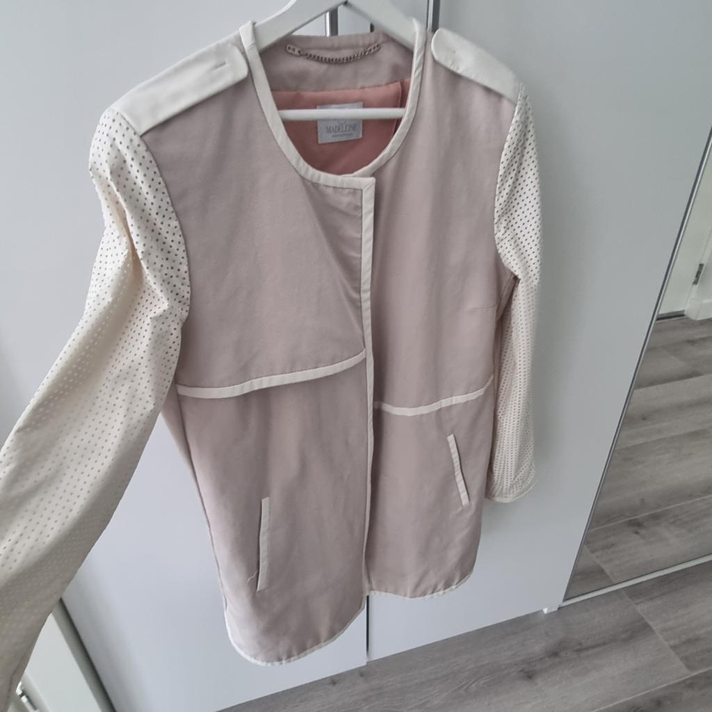 Madeleine Blazer Jasje - Nude/Beige - Geperforeerde Mouwen, Beige, Maat 42/44 (L), Ophalen of Verzenden, Zo goed als nieuw