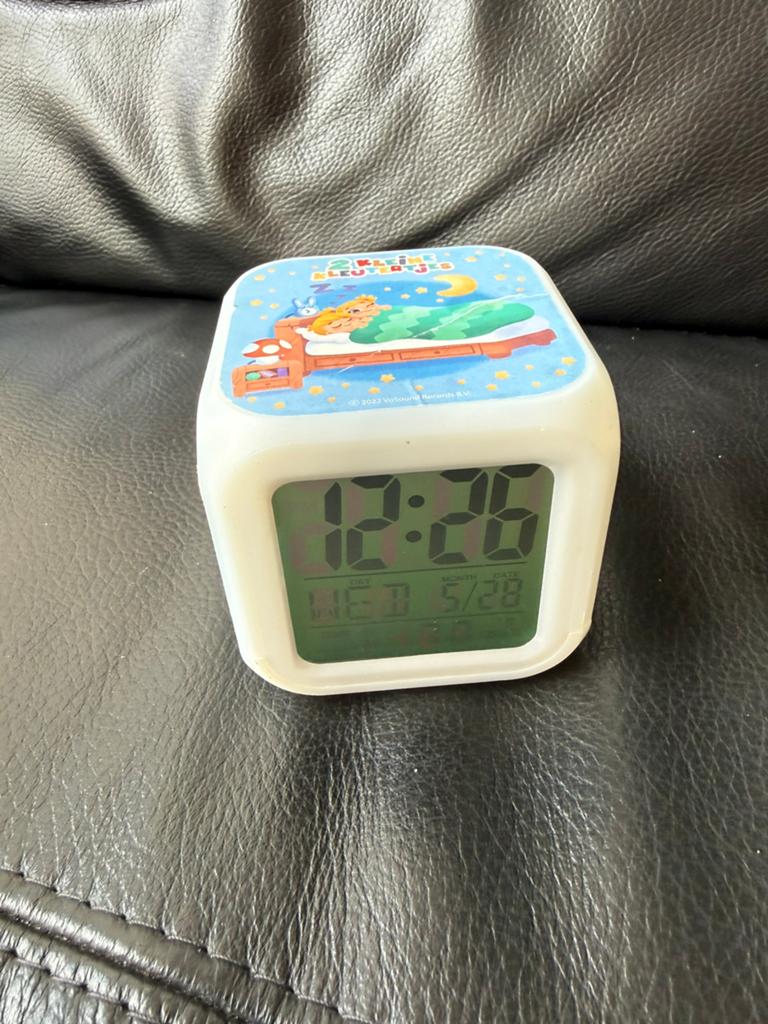 2 Kleine Kleutertjes Digitale Wekker, Ophalen, Zo goed als nieuw