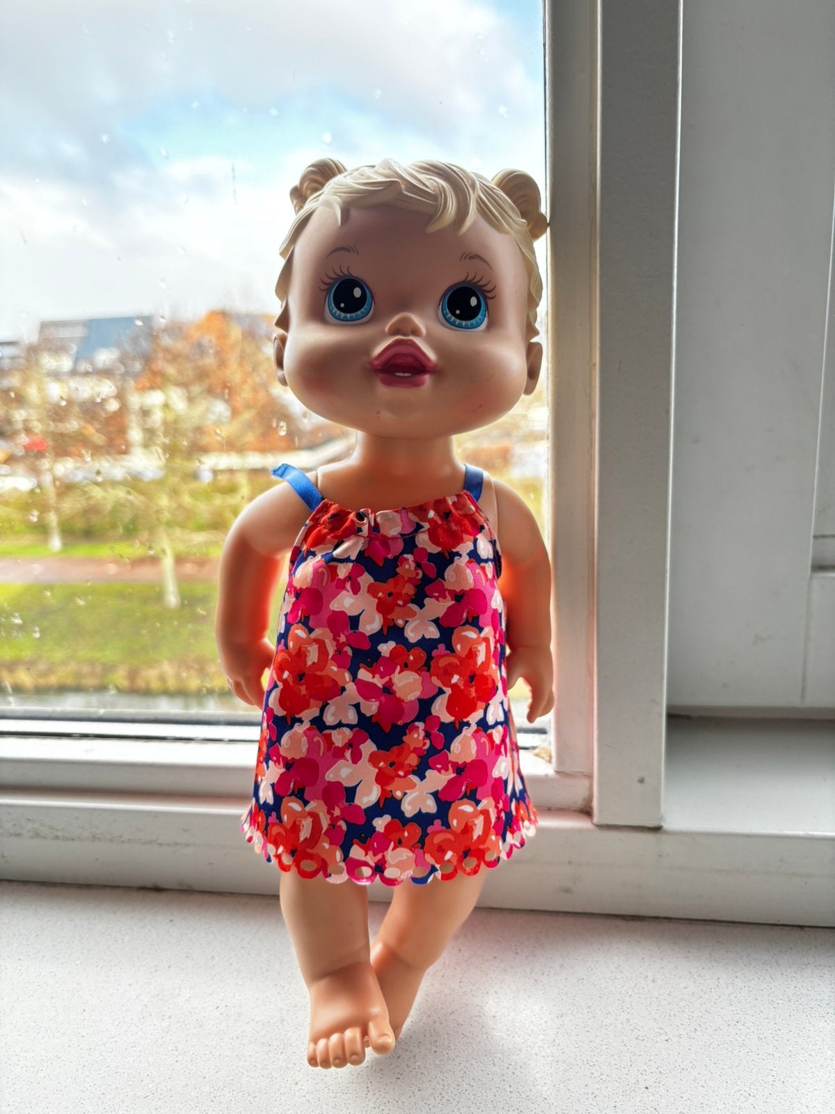Hasbro baby 2012, Kinderen en Baby's, Speelgoed | Poppen, Verzenden, Zo goed als nieuw, Babypop