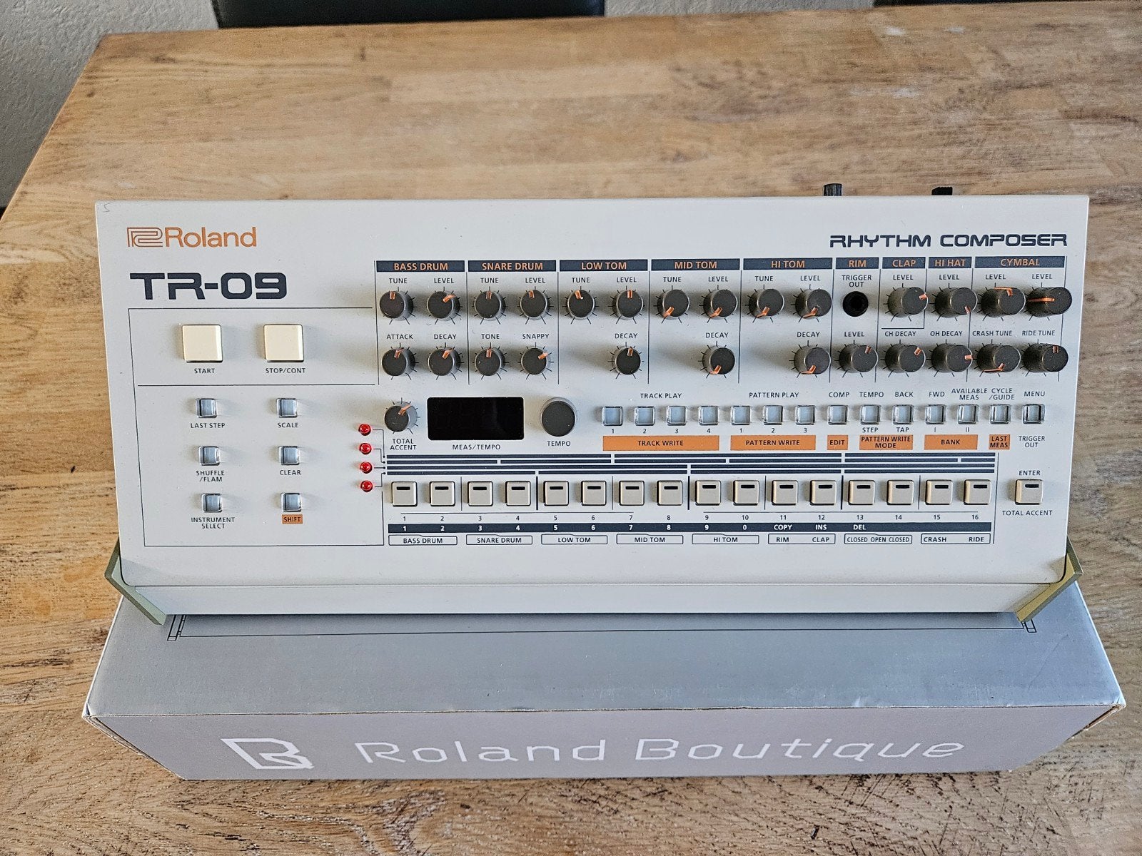 Roland TR-09 Rhythm Composer - Zo goed als nieuw, Muziek en Instrumenten, Drumcomputers, Ophalen of Verzenden, Zo goed als nieuw