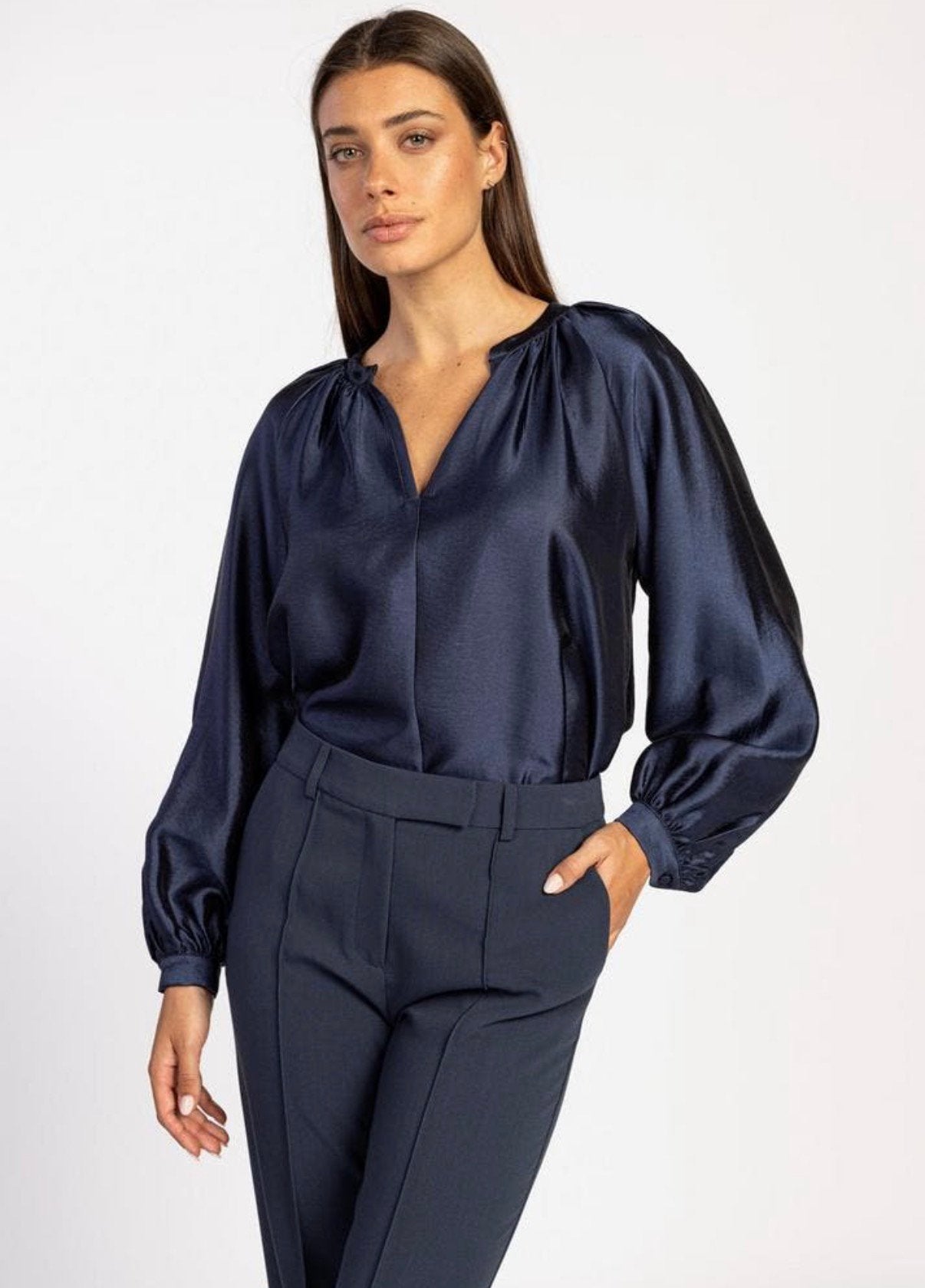 Aaiko Blauwe Satijnen Blouse met Pofmouwen, Ophalen of Verzenden, Zo goed als nieuw, Maat 38/40 (M), Blauw