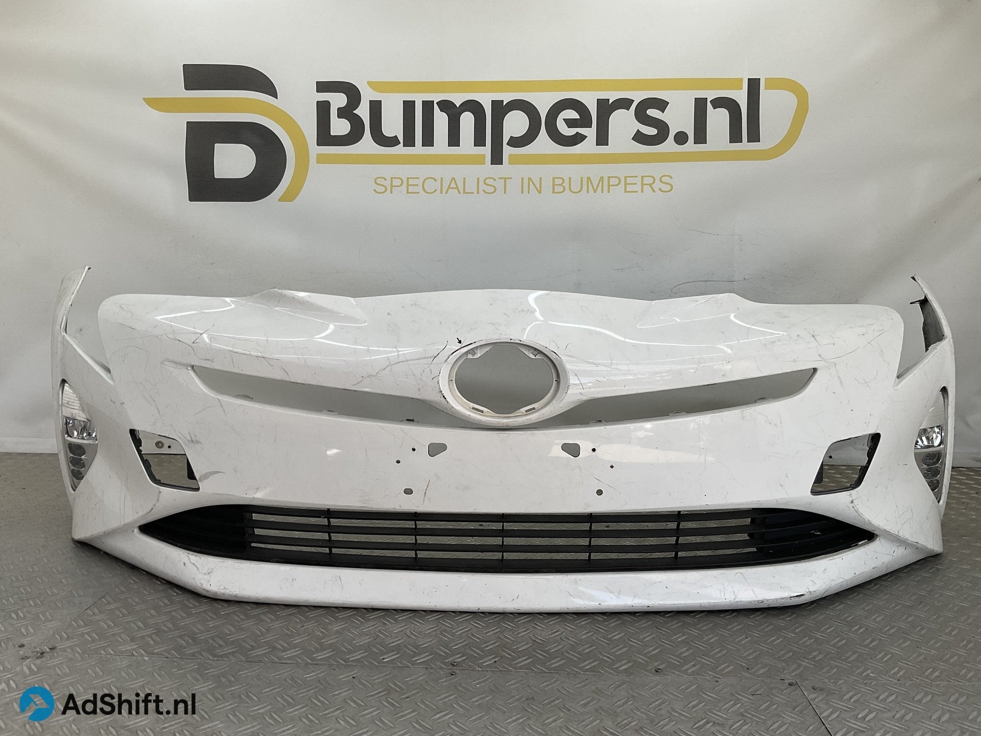 Bumper Toyota Prius XW50 16-18 52119-47700 Voorbumper D2-233, Auto-onderdelen, Bumper
