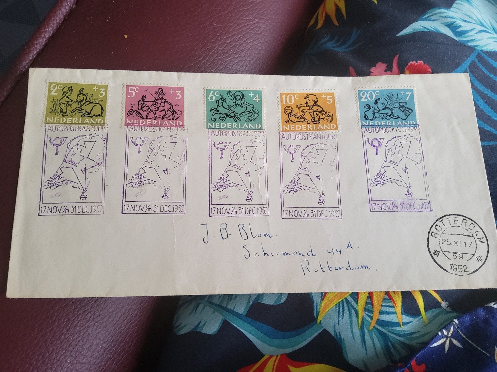 envelop met kinderpostzegels uit 1952 met stempels, Ophalen of Verzenden, Beschreven, Nederland
