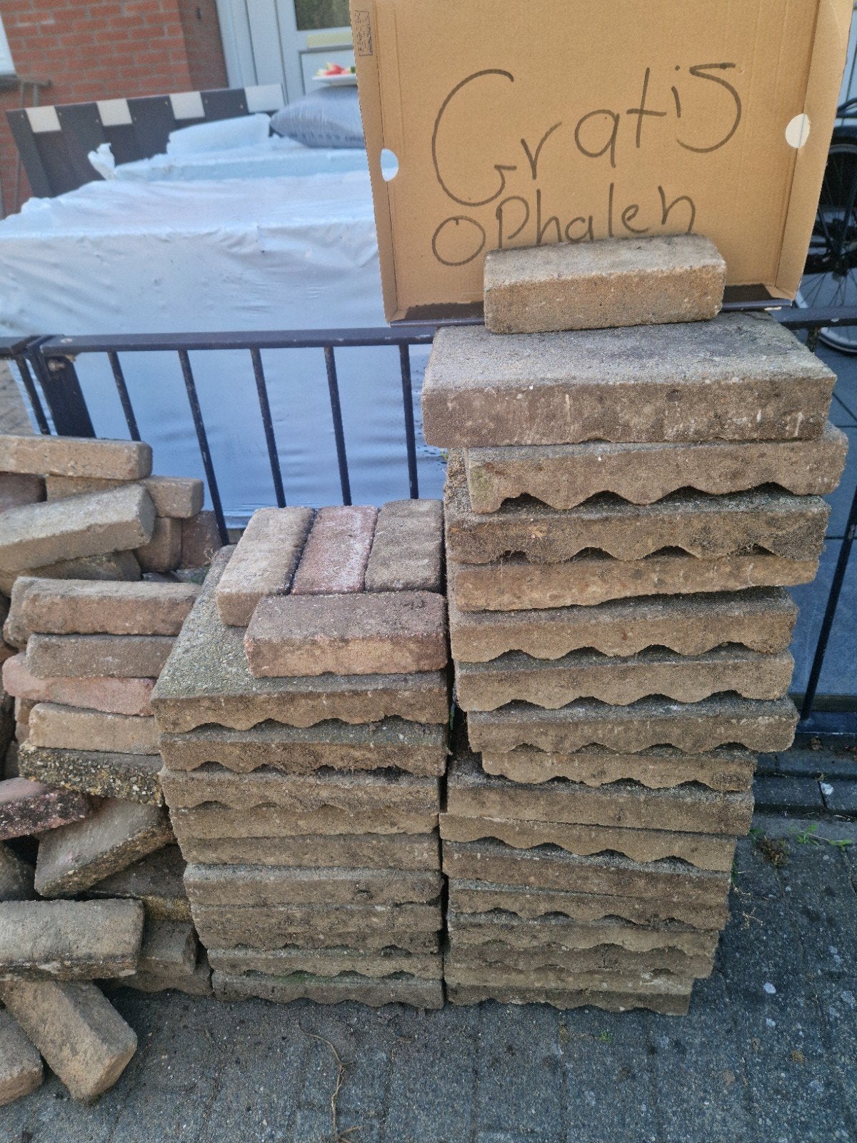 Gratis tuintegels ophalen, Overige materialen, Gebruikt, Ophalen of Verzenden, 20 tot 40 cm