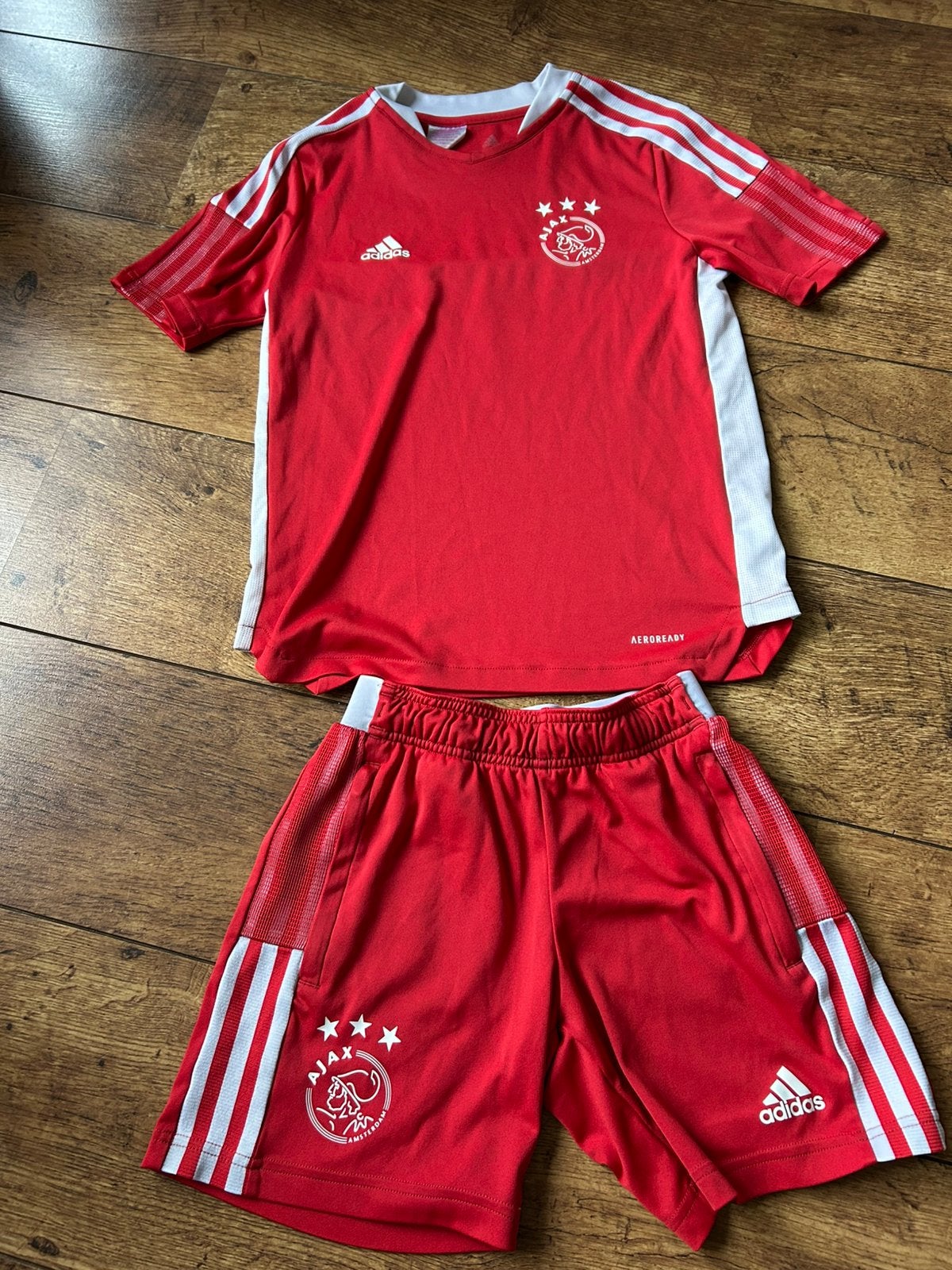 Ajax trainings tenue, Sport en Fitness, Voetbal, Maat XS of kleiner, Ophalen of Verzenden, Zo goed als nieuw, Shirt