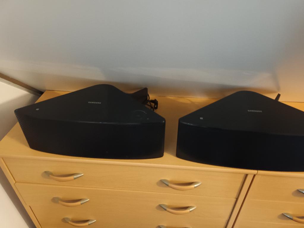 Samsung Wireless Audio Multiroom-speakerset M750 met hub, Audio, Tv en Foto, Luidsprekers, Zo goed als nieuw, Minder dan 60 watt