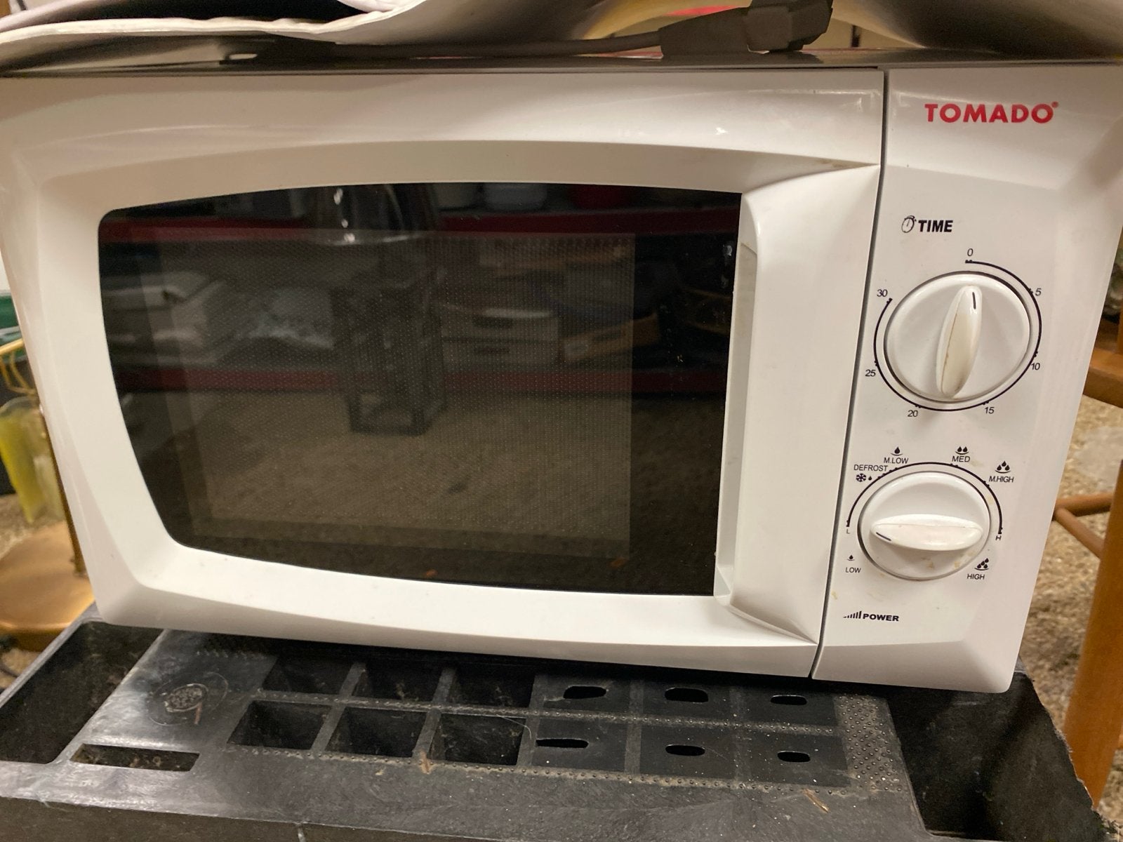 Tomado Magnetron - Wit, Gebruikt, Witgoed en Apparatuur, Ophalen, Gebruikt, Minder dan 45 cm, Magnetron