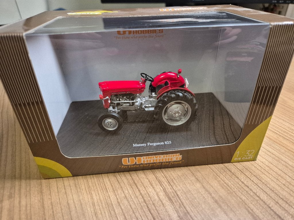 MASSEY FERGUSON 825, Ophalen of Verzenden, Zo goed als nieuw, Tractor of Landbouw, Universal Hobbies