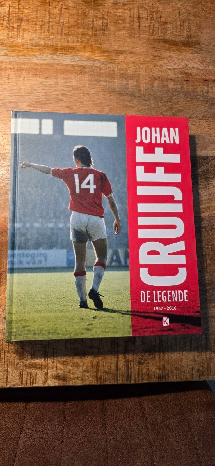 Johan Cruijff: De Legende 1947-2016 - Voetbalboek, Boeken, Sportboeken, Ophalen of Verzenden, Zo goed als nieuw, Mandy van der Velden