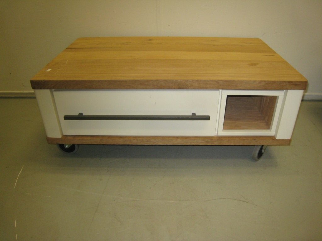 Henders & Hazel salontafel wit, op wieltjes, Niet ingevuld, Gebruikt, Niet ingevuld, Niet ingevuld